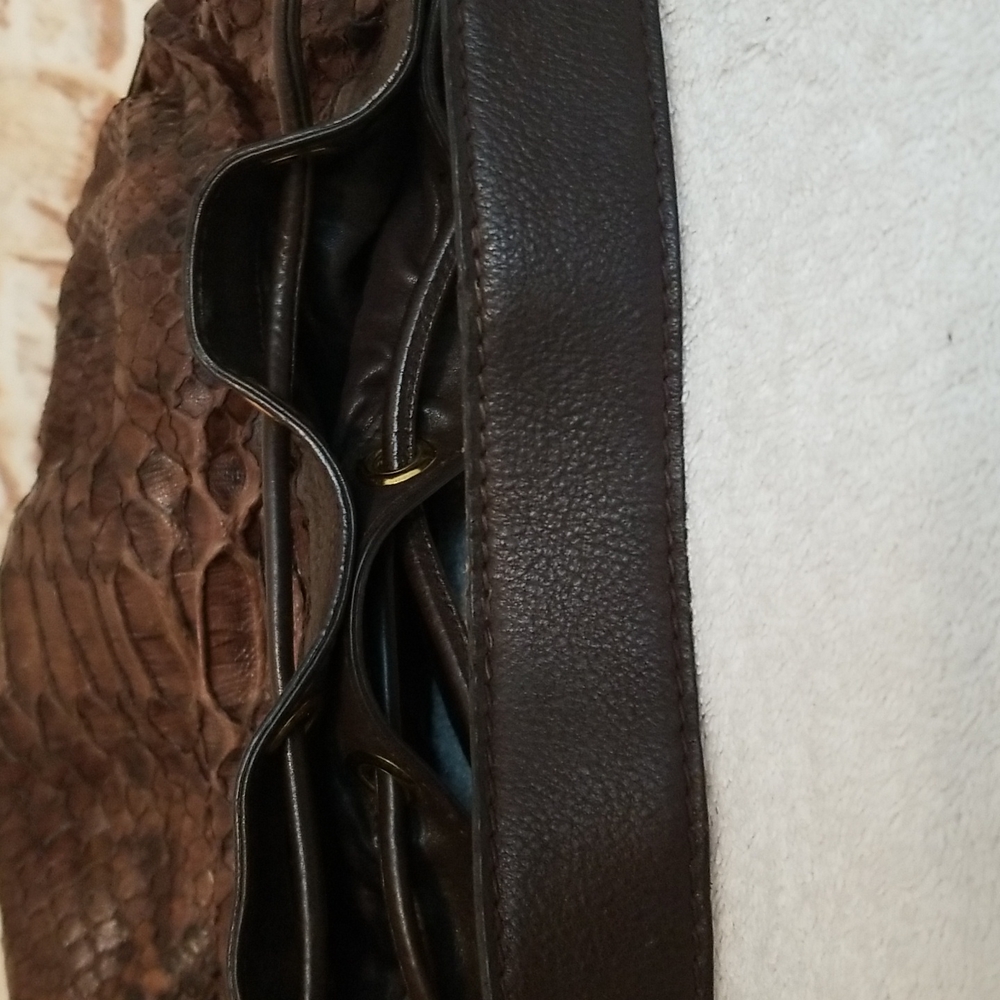 Gucci Python Interlocking Icon Shoulder Bag - Picture 11 of 12